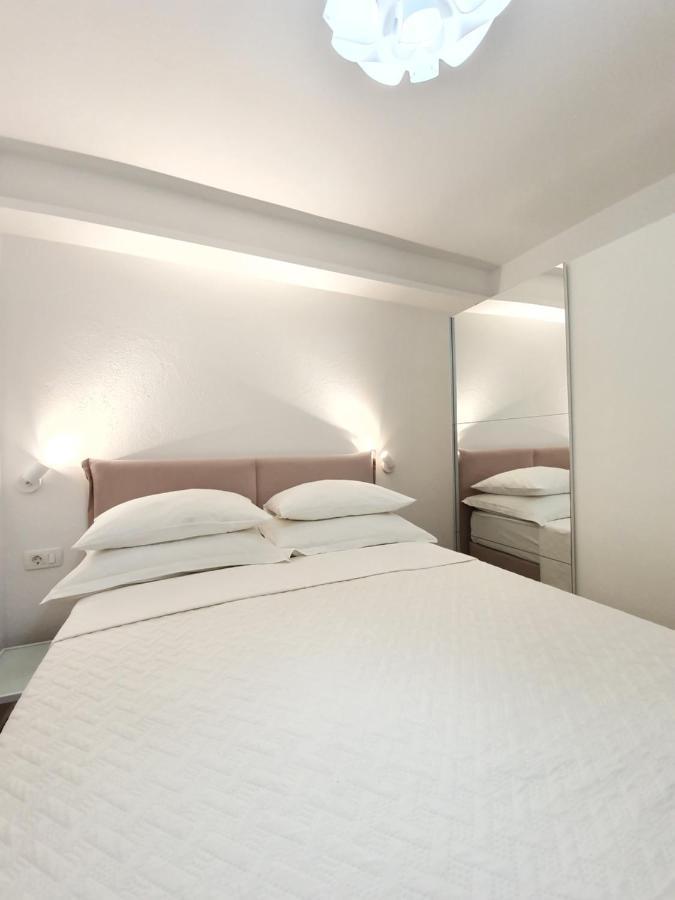 Apartments Karla Бибинє Екстер'єр фото