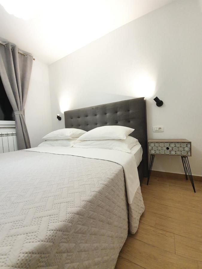Apartments Karla Бибинє Екстер'єр фото