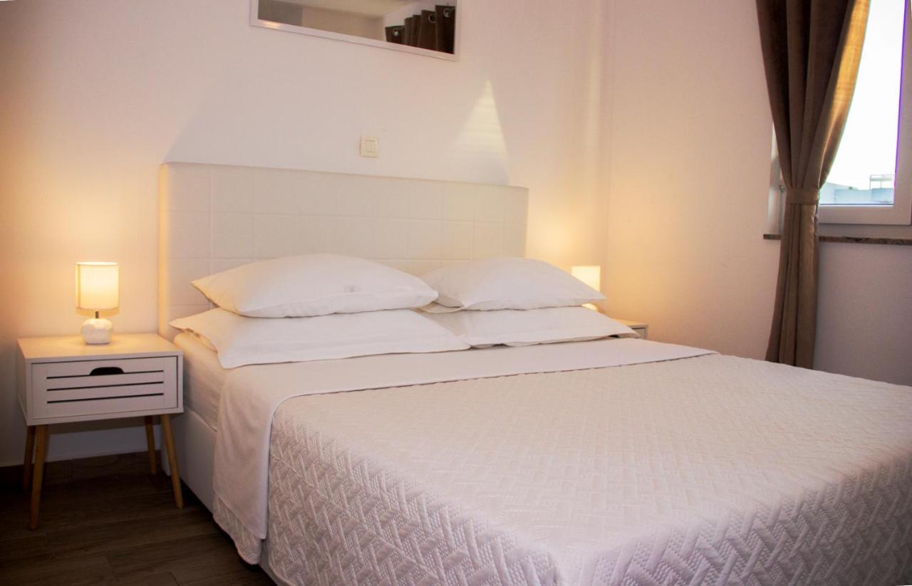 Apartments Karla Бибинє Екстер'єр фото