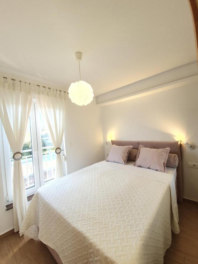 Apartments Karla Бибинє Екстер'єр фото