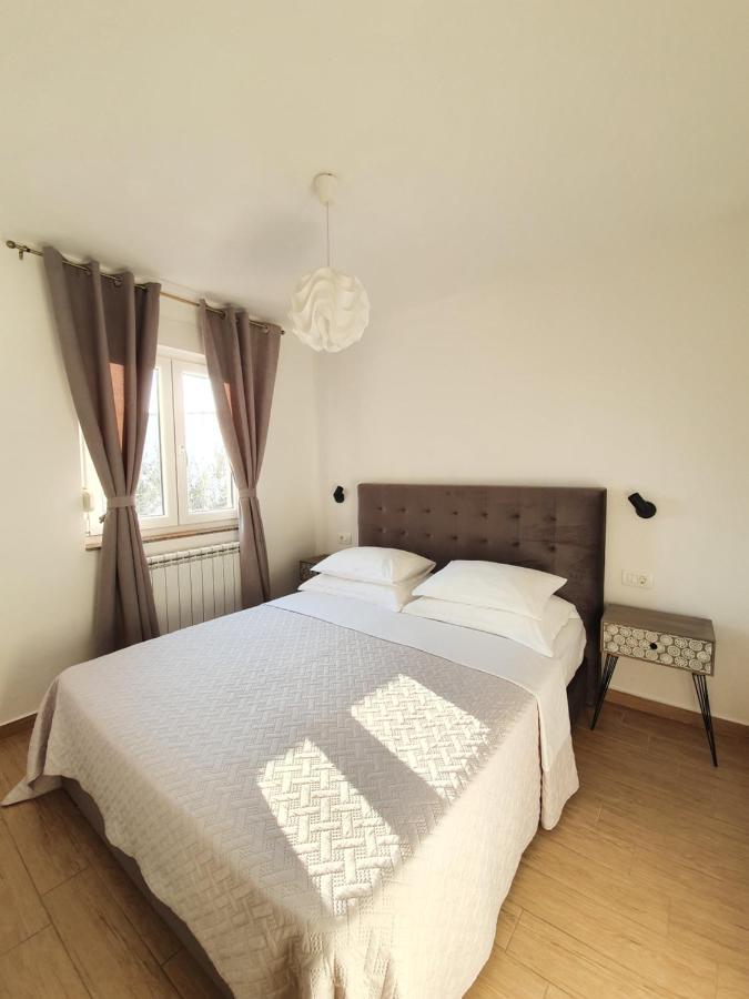Apartments Karla Бибинє Екстер'єр фото