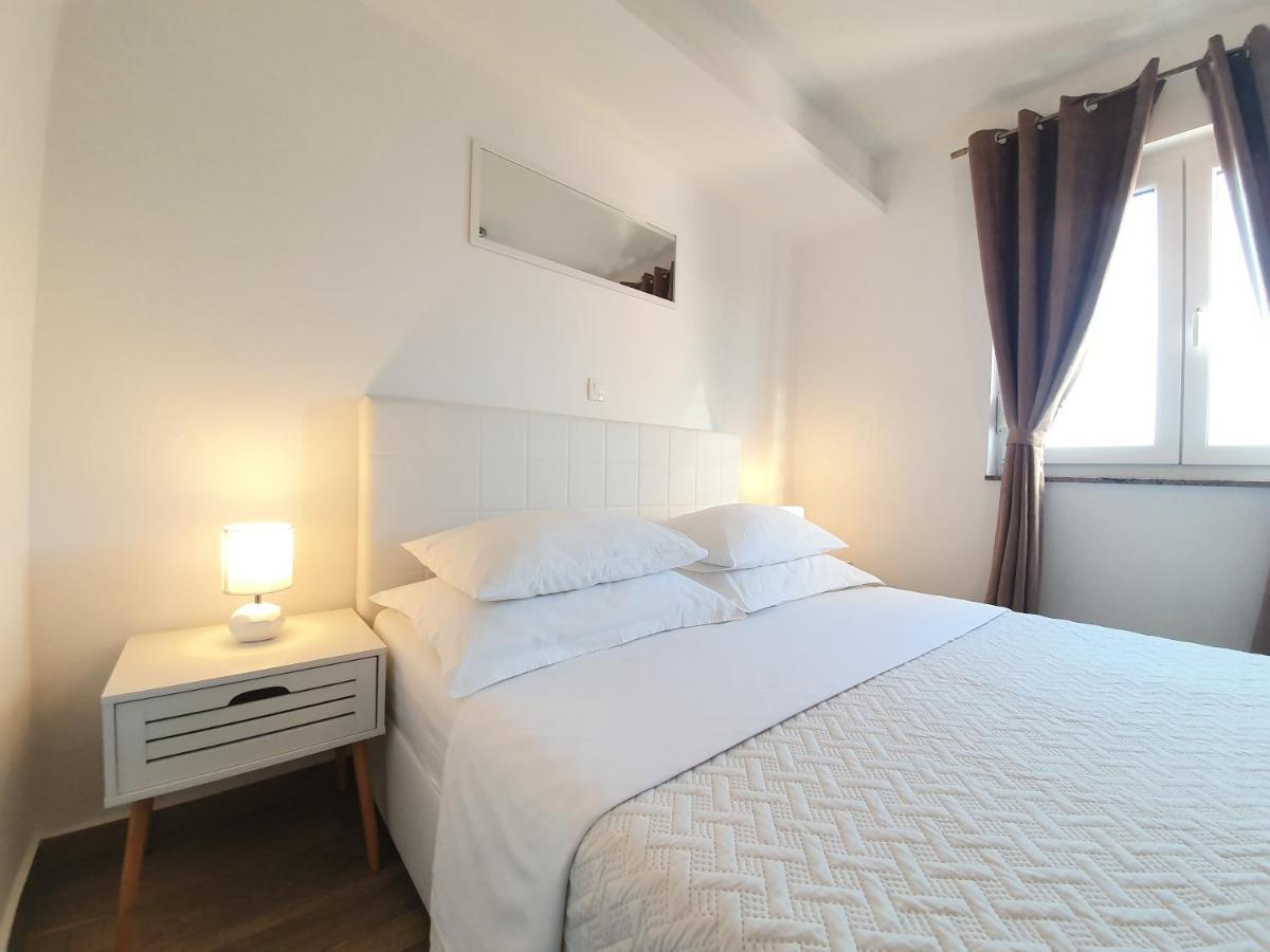 Apartments Karla Бибинє Екстер'єр фото