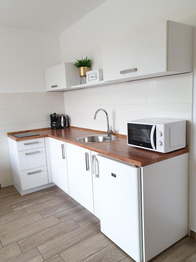 Apartments Karla Бибинє Екстер'єр фото
